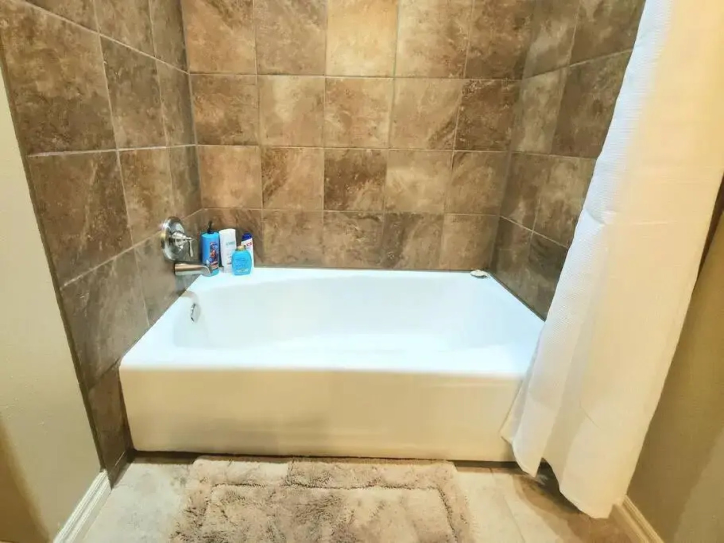 The Greenhouse - 3bed 2bath home in Tahlequah, OK