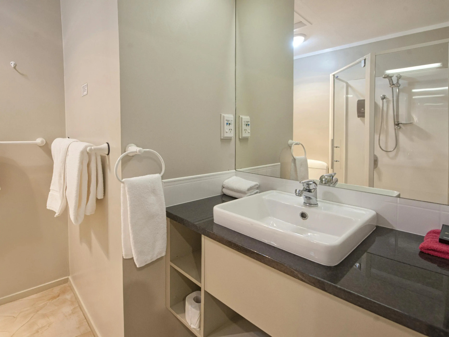 Sport of Kings Motel