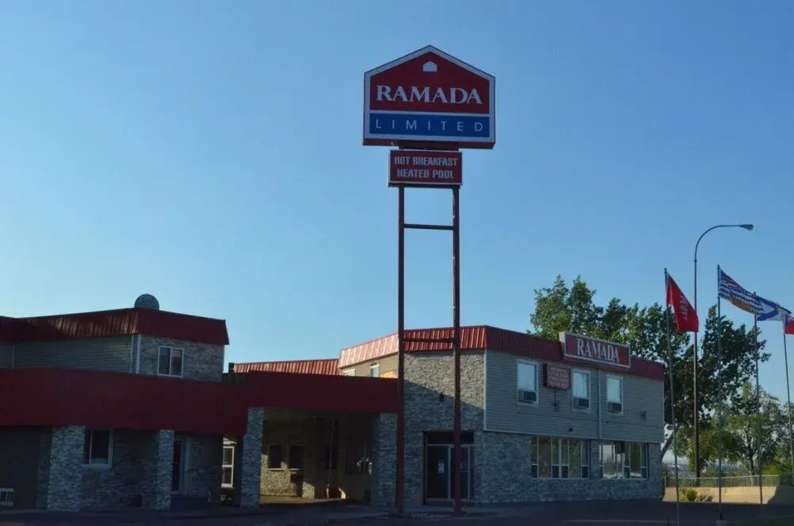 Econo Lodge Inn & Suites