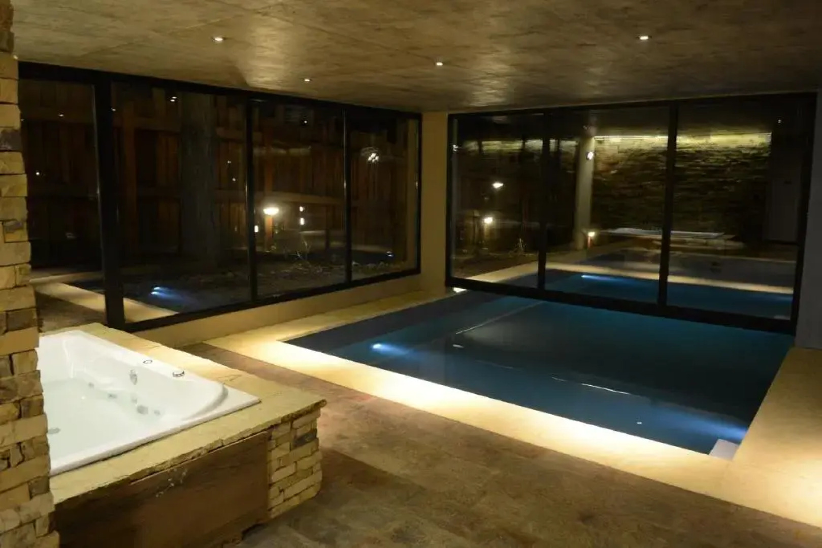 El Oasis Apart Hotel