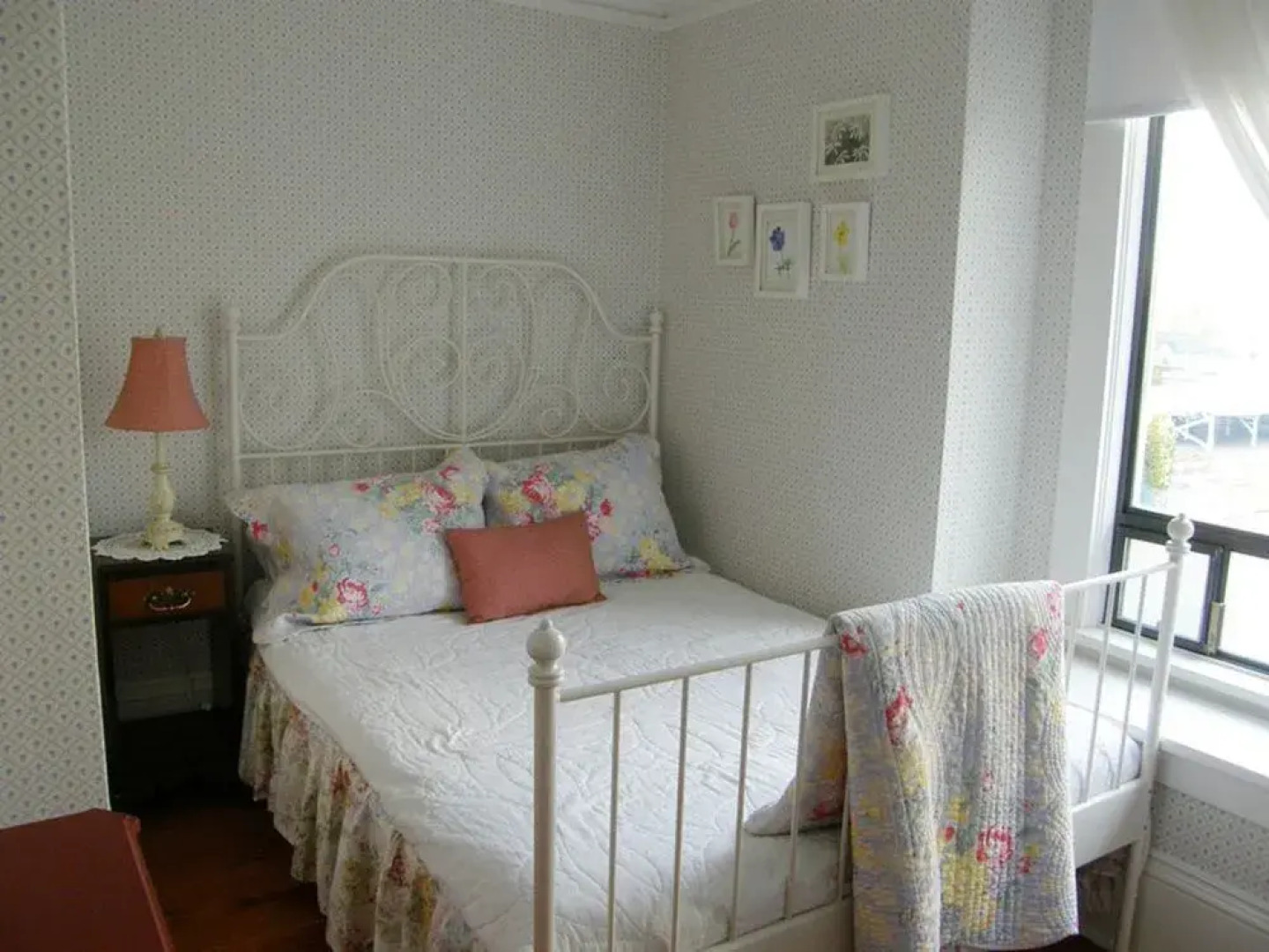 Fisher House Victoria Bed and Breakfast