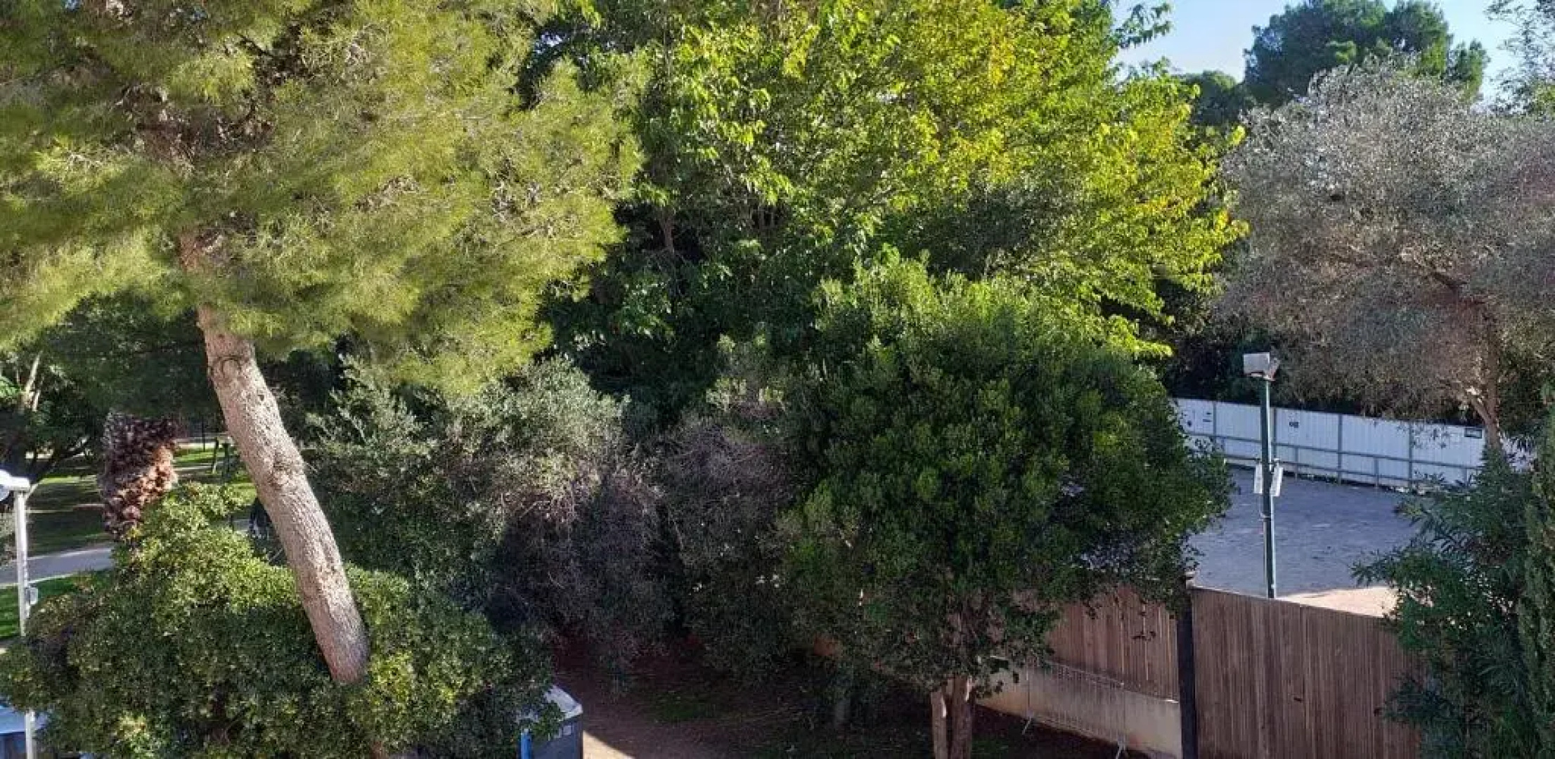 STUDIO CONFORT ET LUMINEUX avec LOGGIA ET PARKING PRIVE