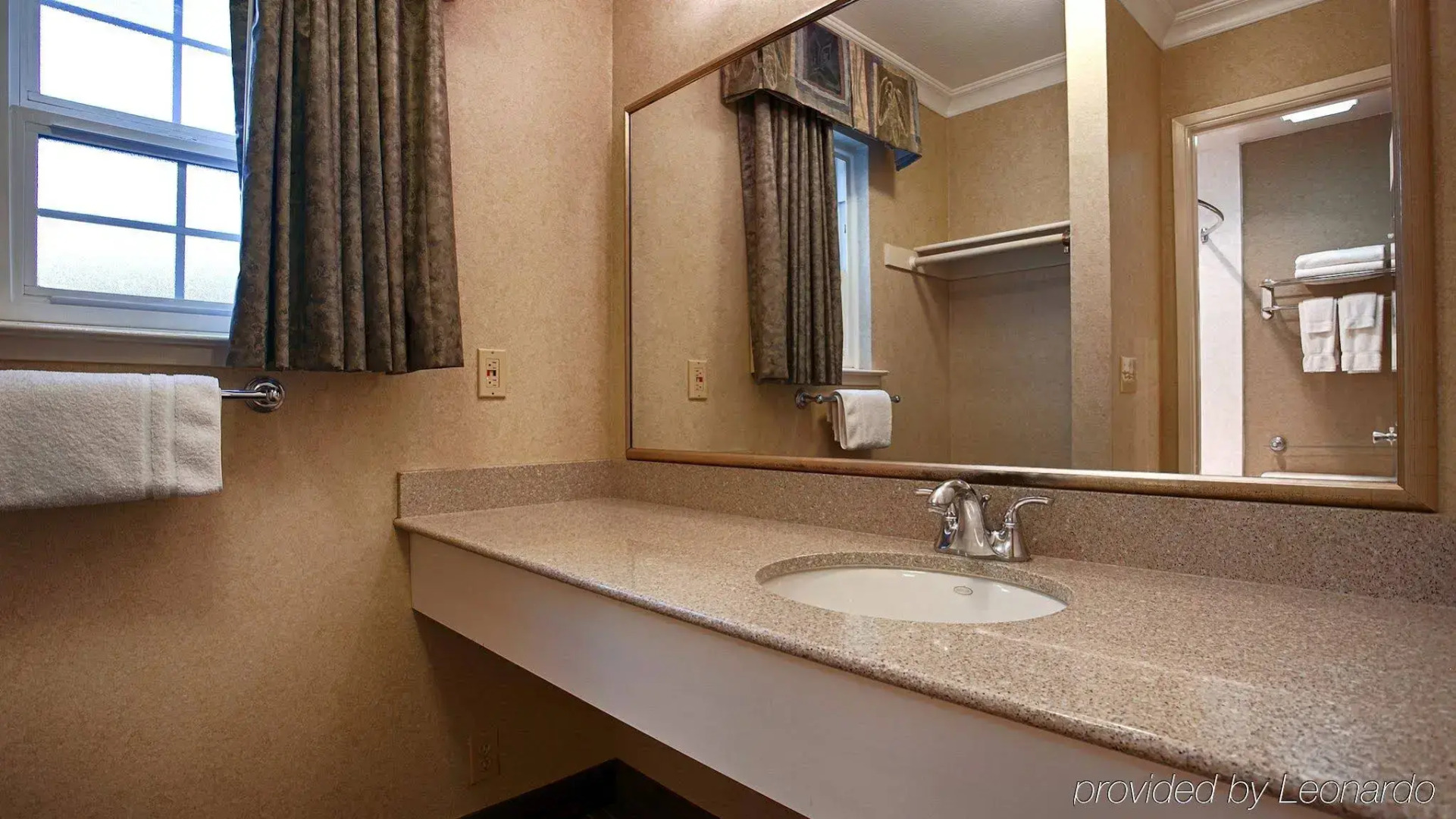 Best Western University Lodge