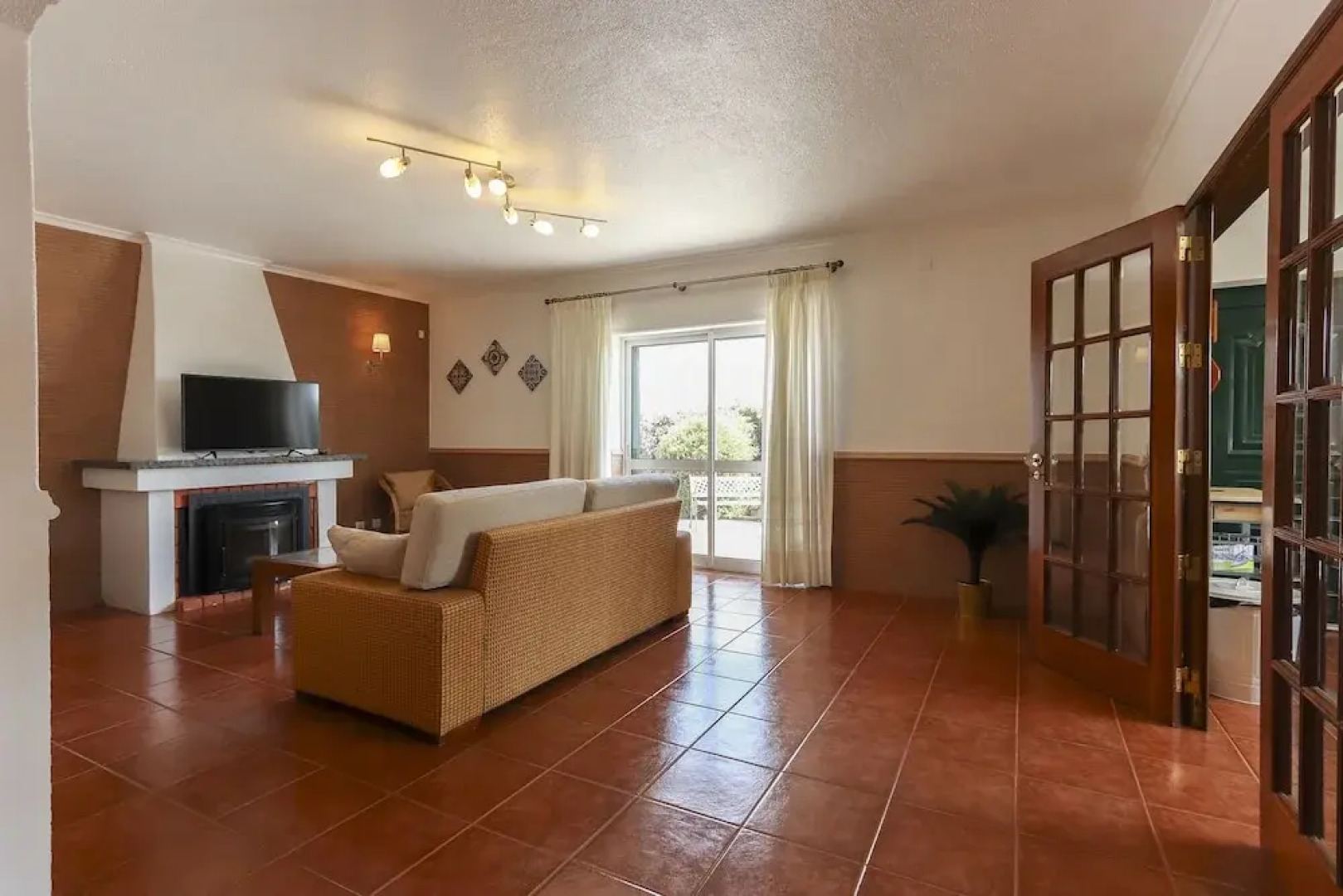 Santa Maria Villa With Pool by Homing