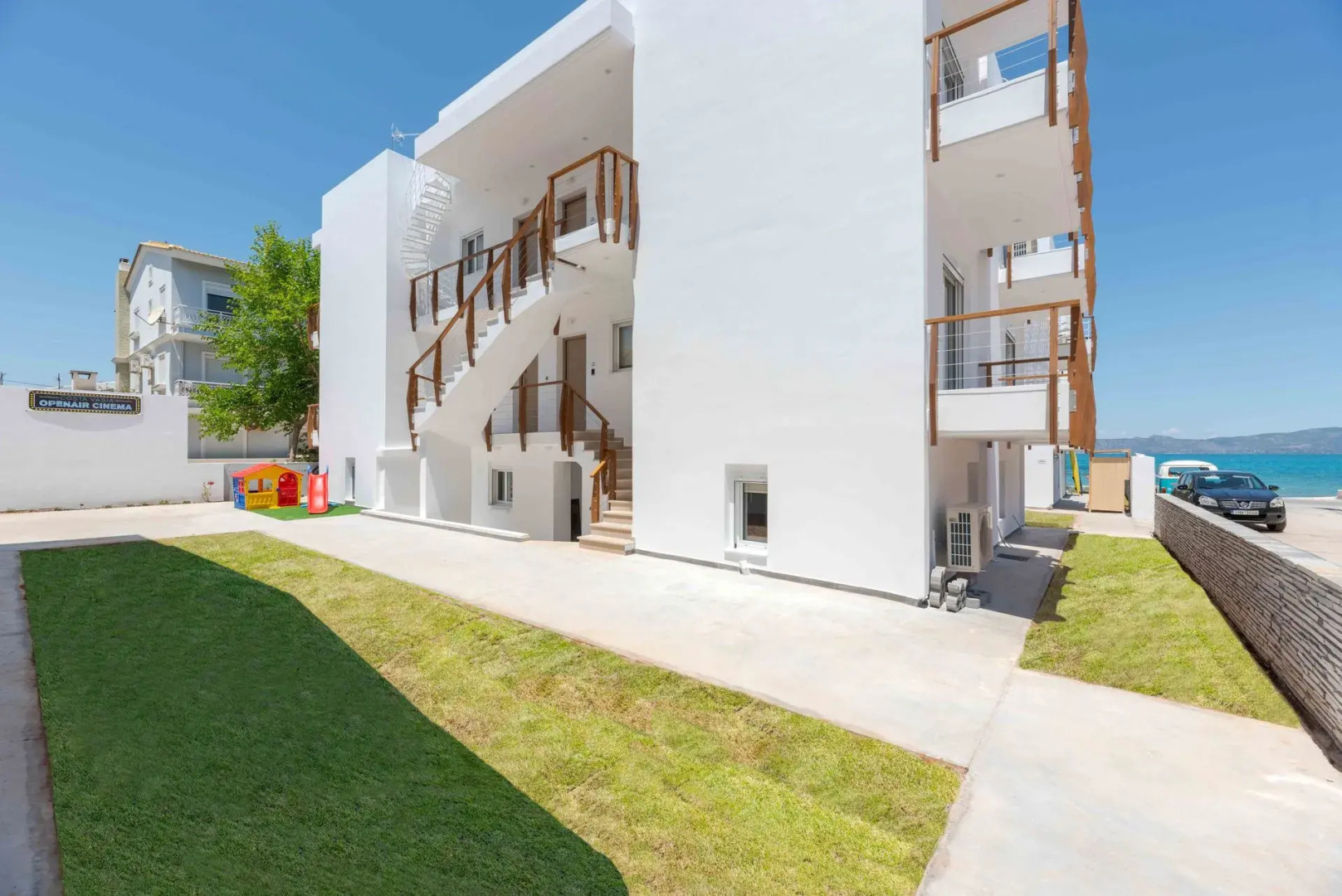 Costa Vasia Suites & Apartments