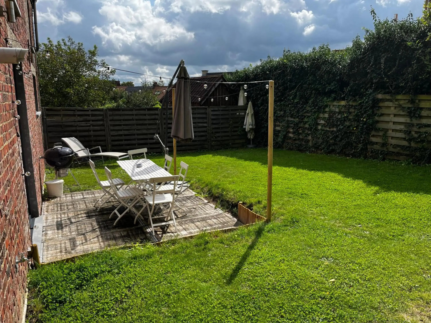 Jolie maison avec jardin.