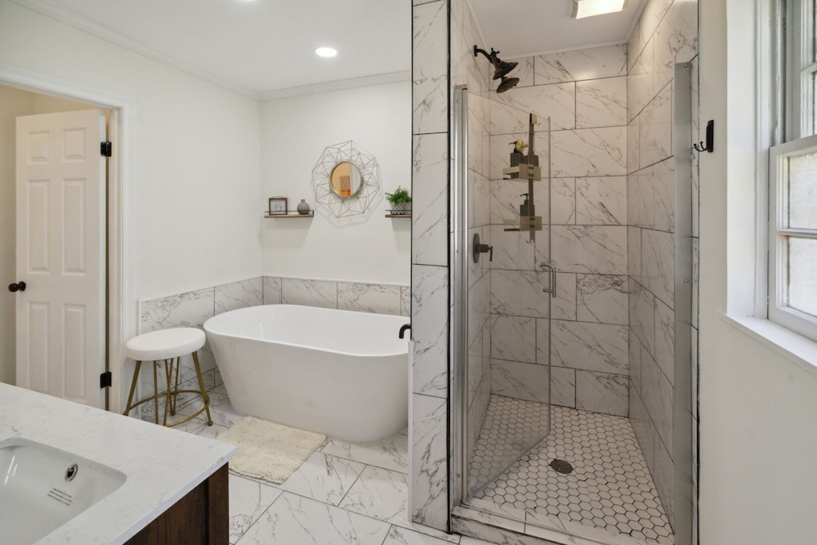 Urban Farmhouse With A Modernism Twist! 4 Bedroom Home by RedAwning