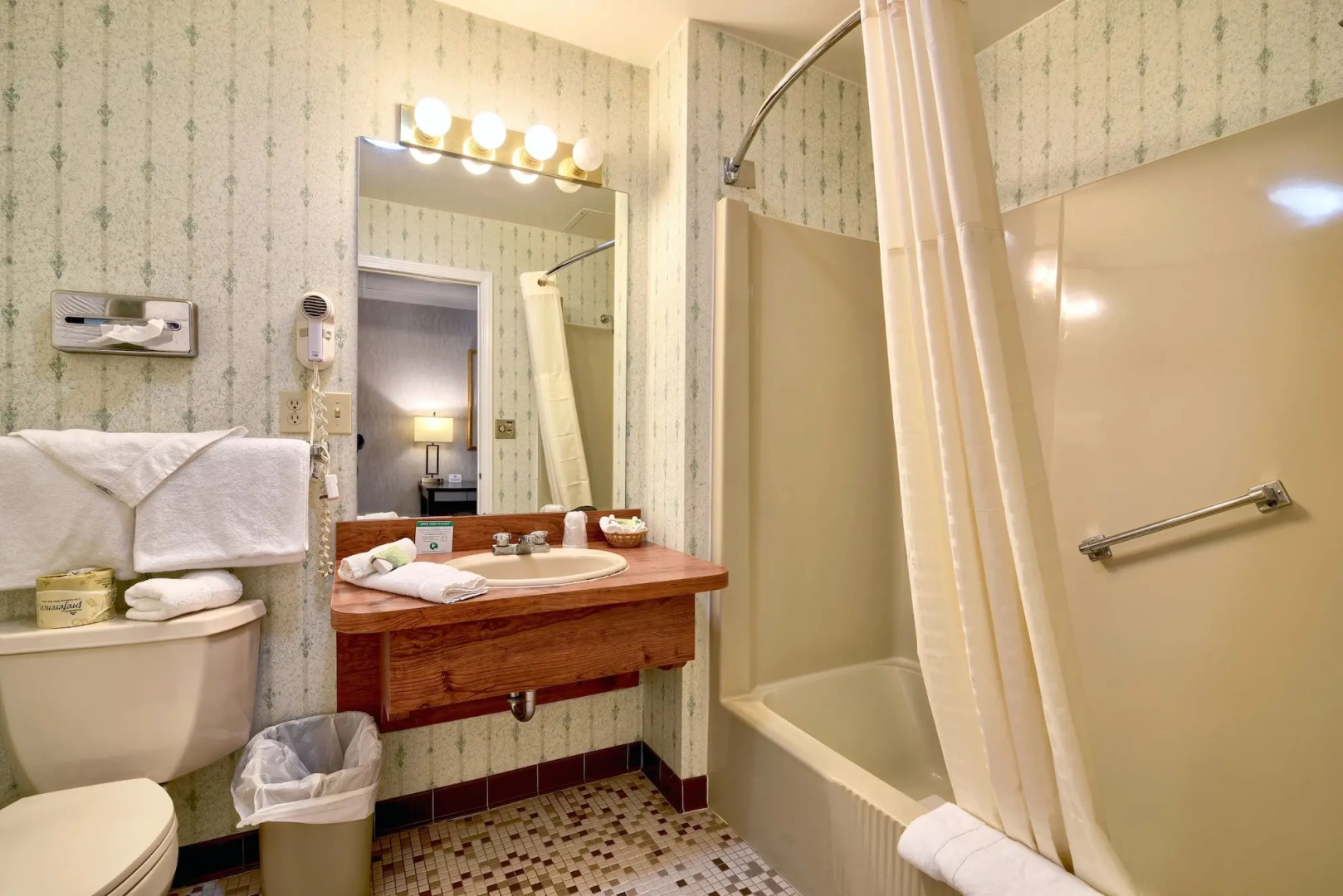 Roosevelt Inn and Suites Saratoga Springs