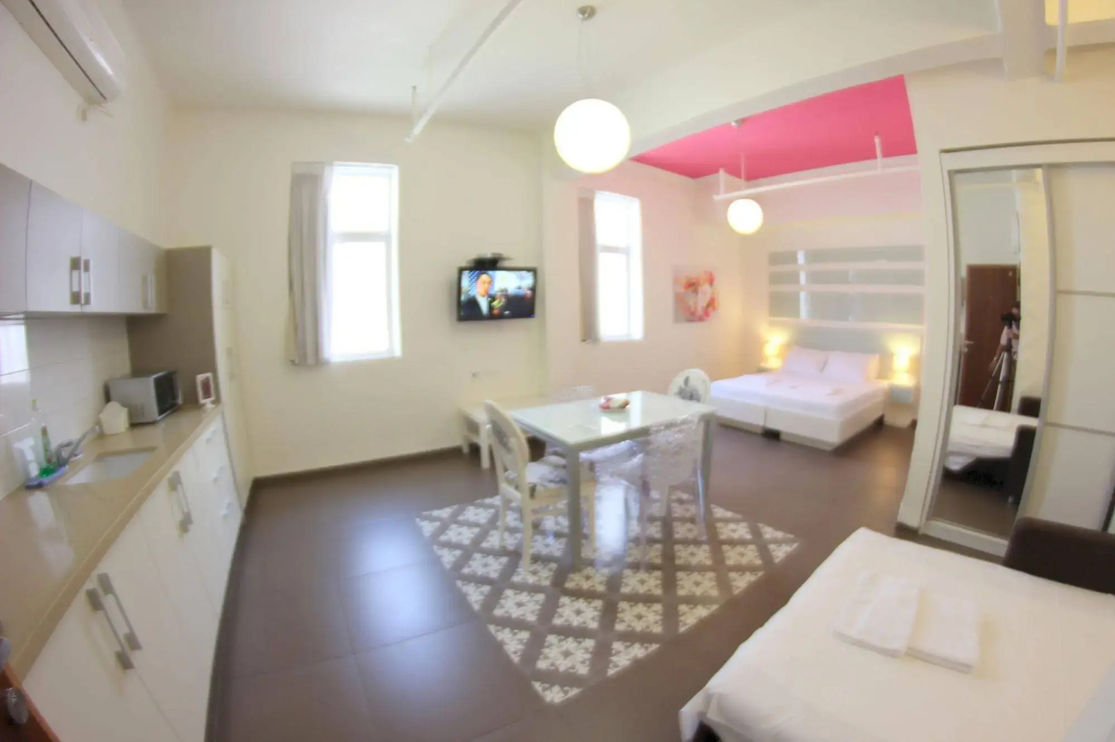 1926 Designed Apartments Hotel