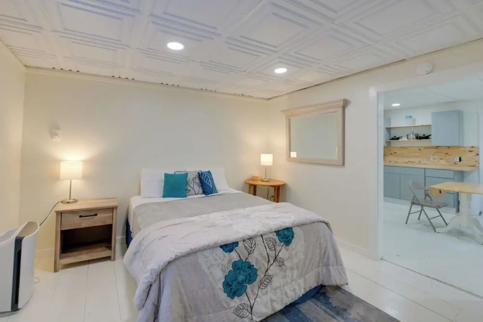 Walk to Harbor: Pet-friendly Apt in Sorrento!