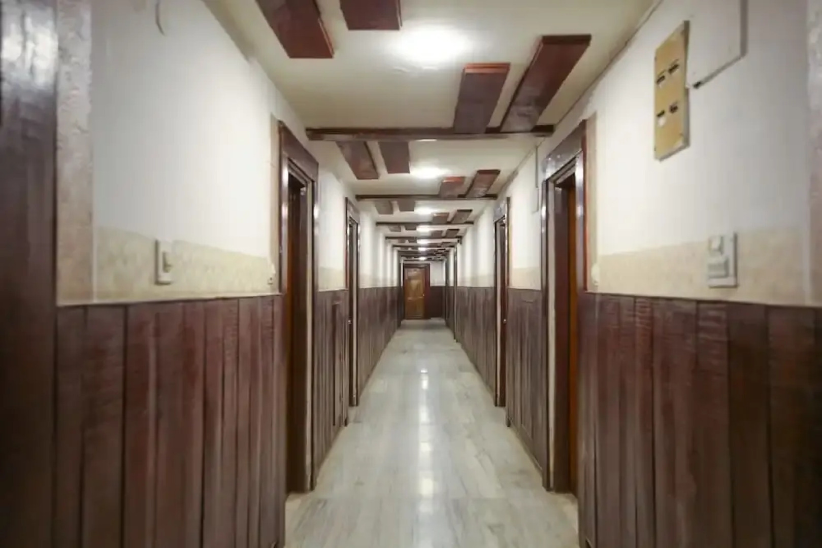 OYO 10606 Hotel Shriradha Civic Centre