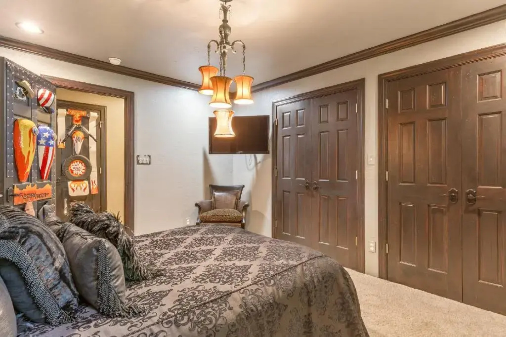 The Funky Monkey Inn