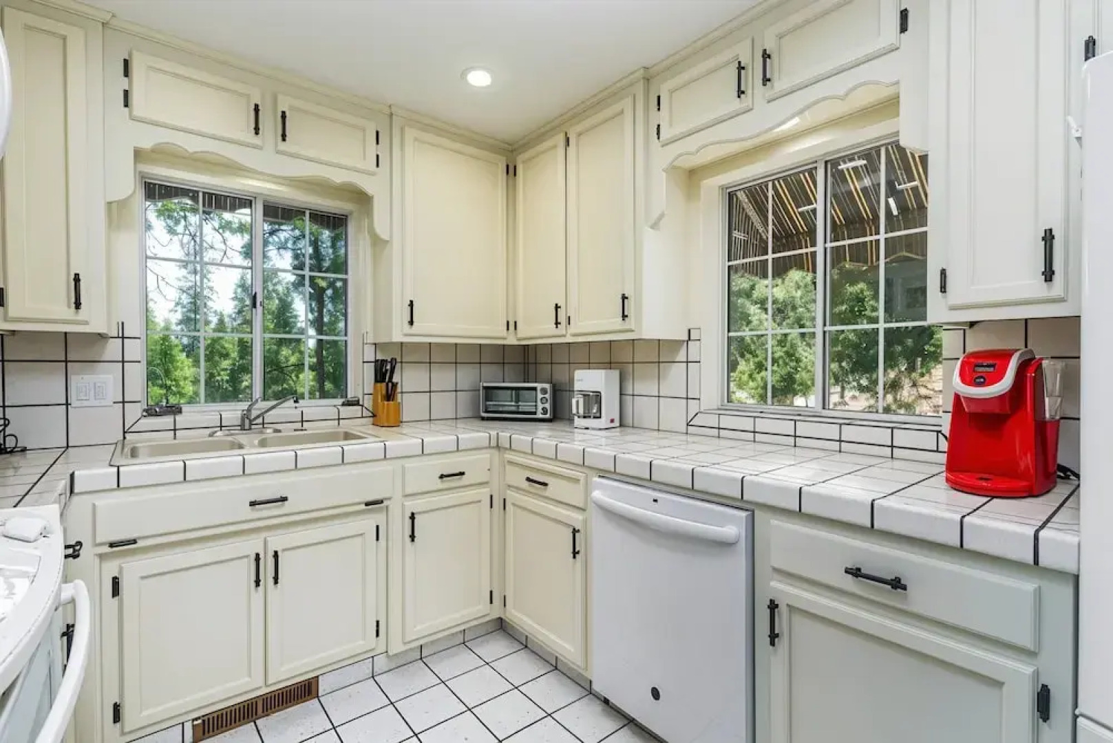 Ridgecrest Rendezvous -  Huge Wrap-Around Deck - Perfect for Sunbathing or BBQ-ing by Yosemite Region Resorts