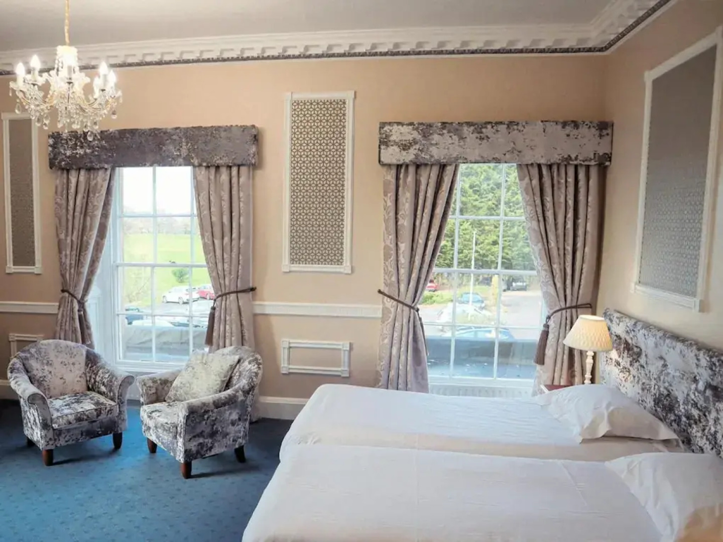 Shaw Hill Hotel Golf And Country Club