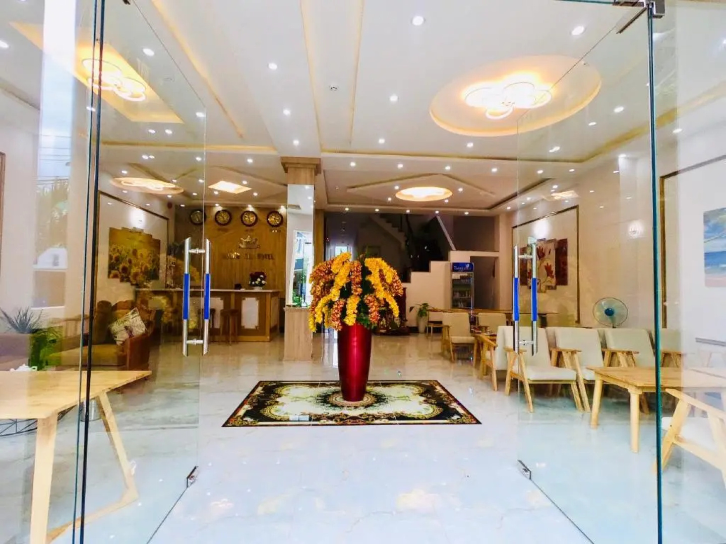Hoang Gia Hotel Con Đao