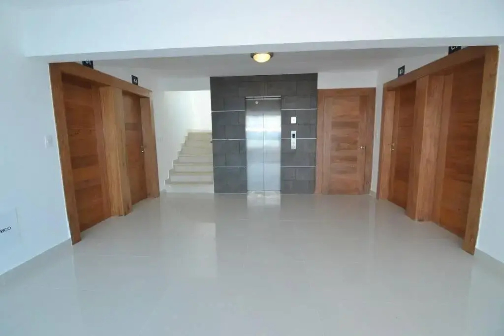 Torre Real IV L3 Santiago DR con cocinero para desayuno