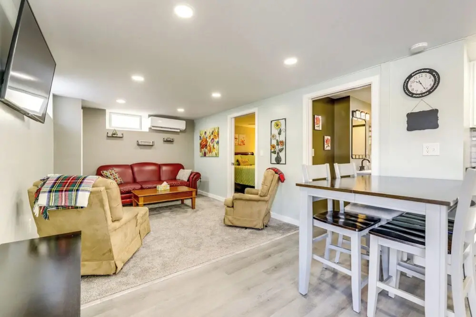 Close to Colleges: Worcester Apt w/ Lake Access!