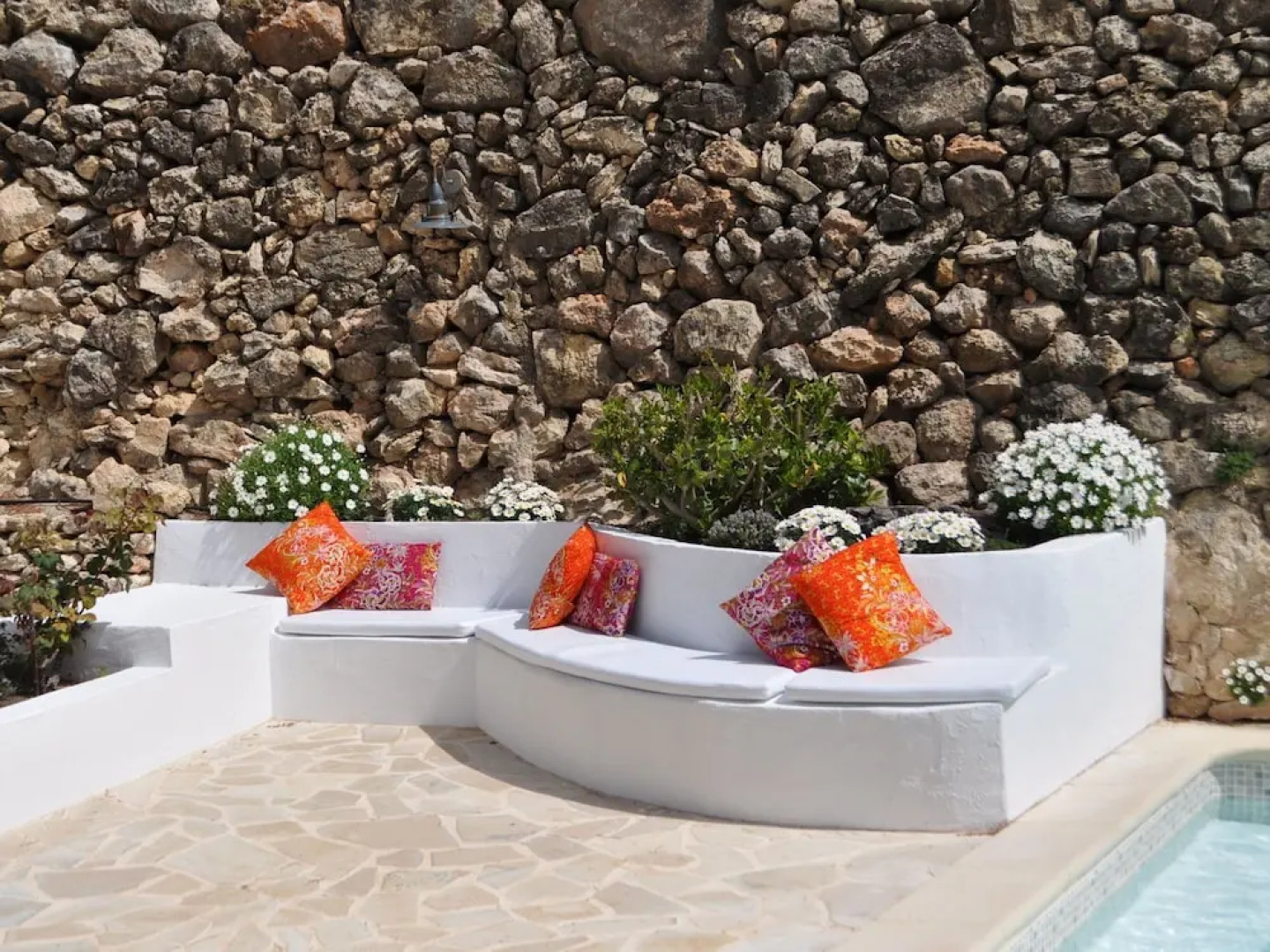 Stunning, Spacious Villa Within Walking Distance of the Charming Village of San Carlos