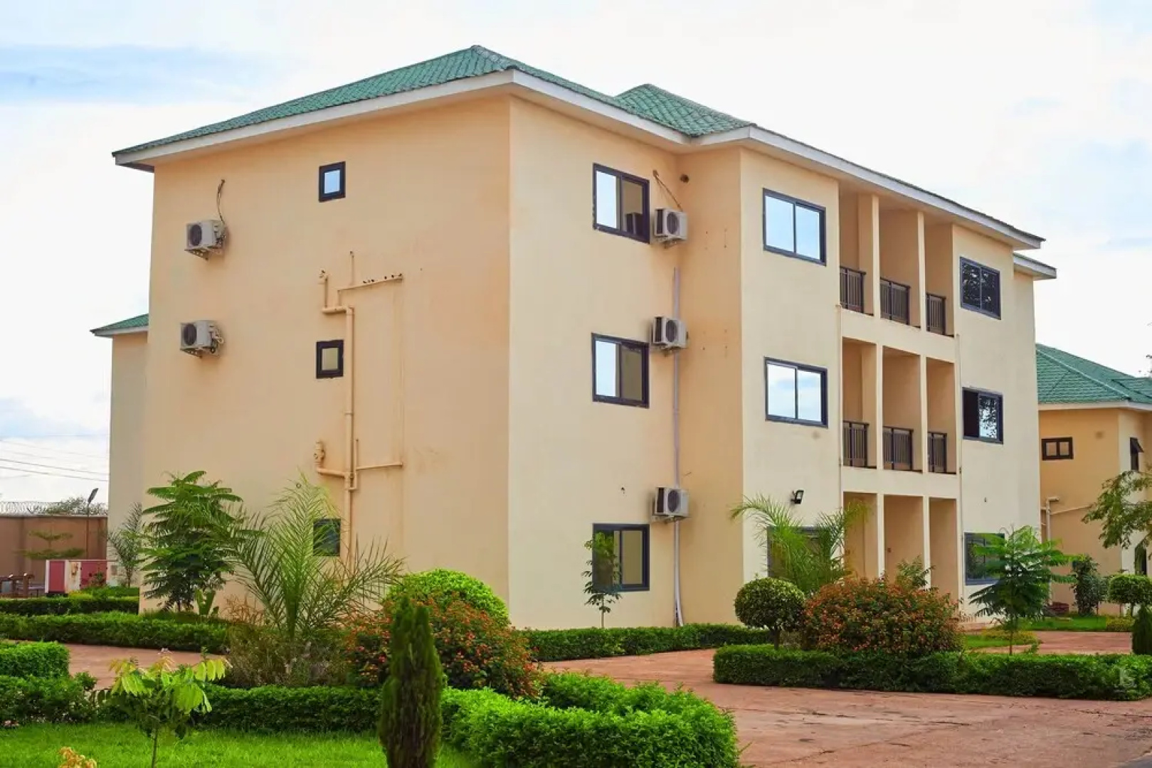 white Palace Hotel