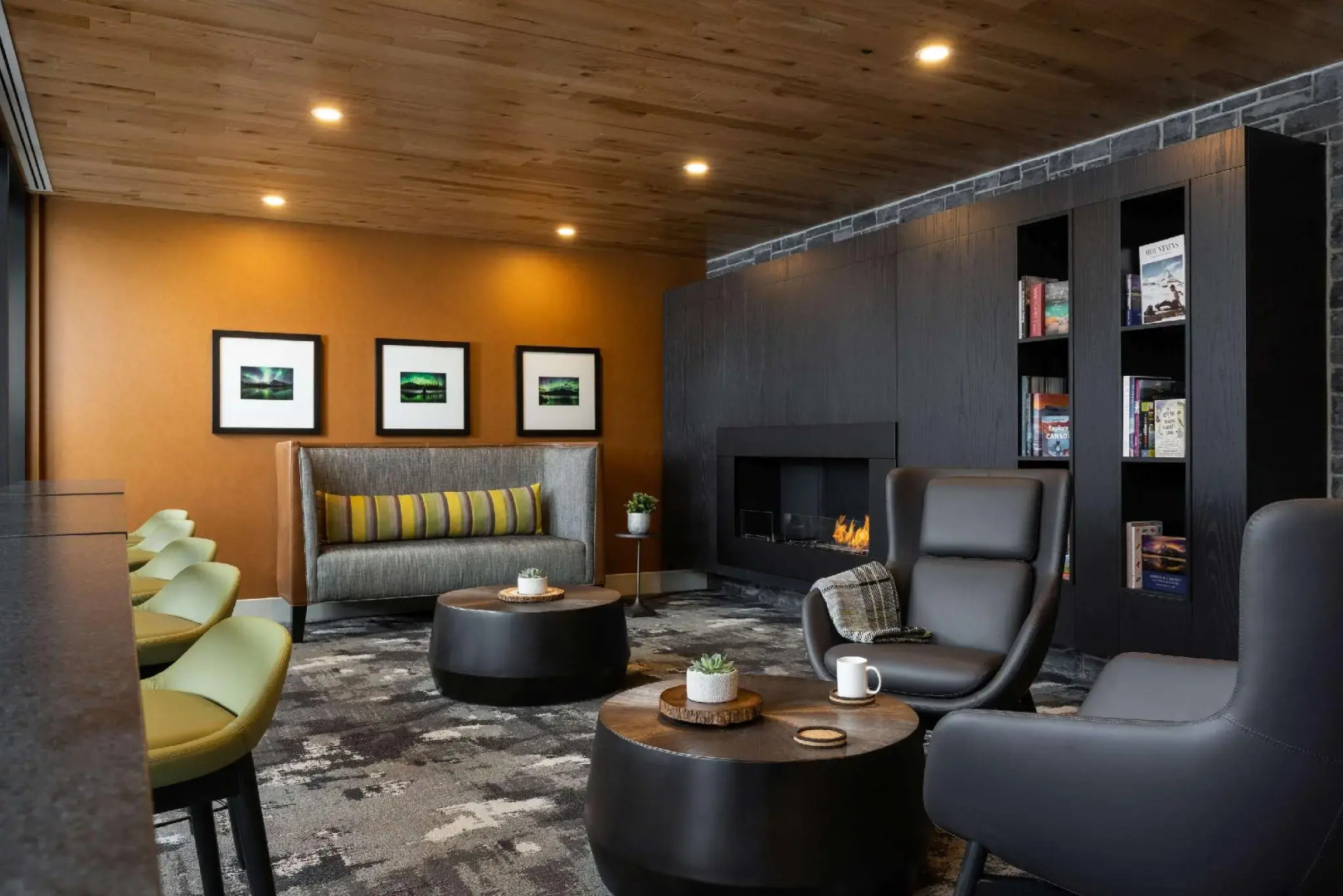 Peaks Hotel & Suites