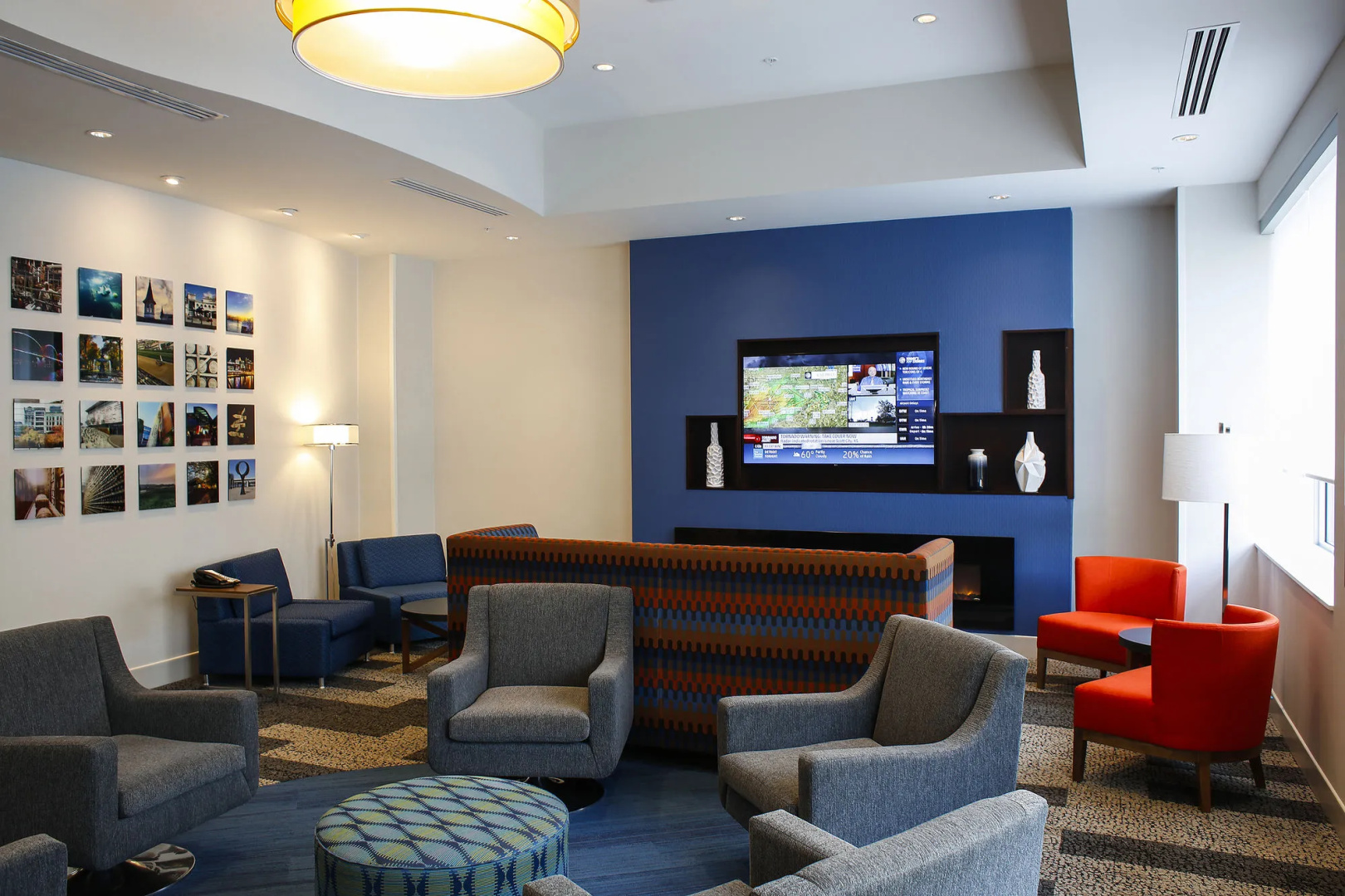 Holiday Inn Express & Suites Louisville Downtown by IHG