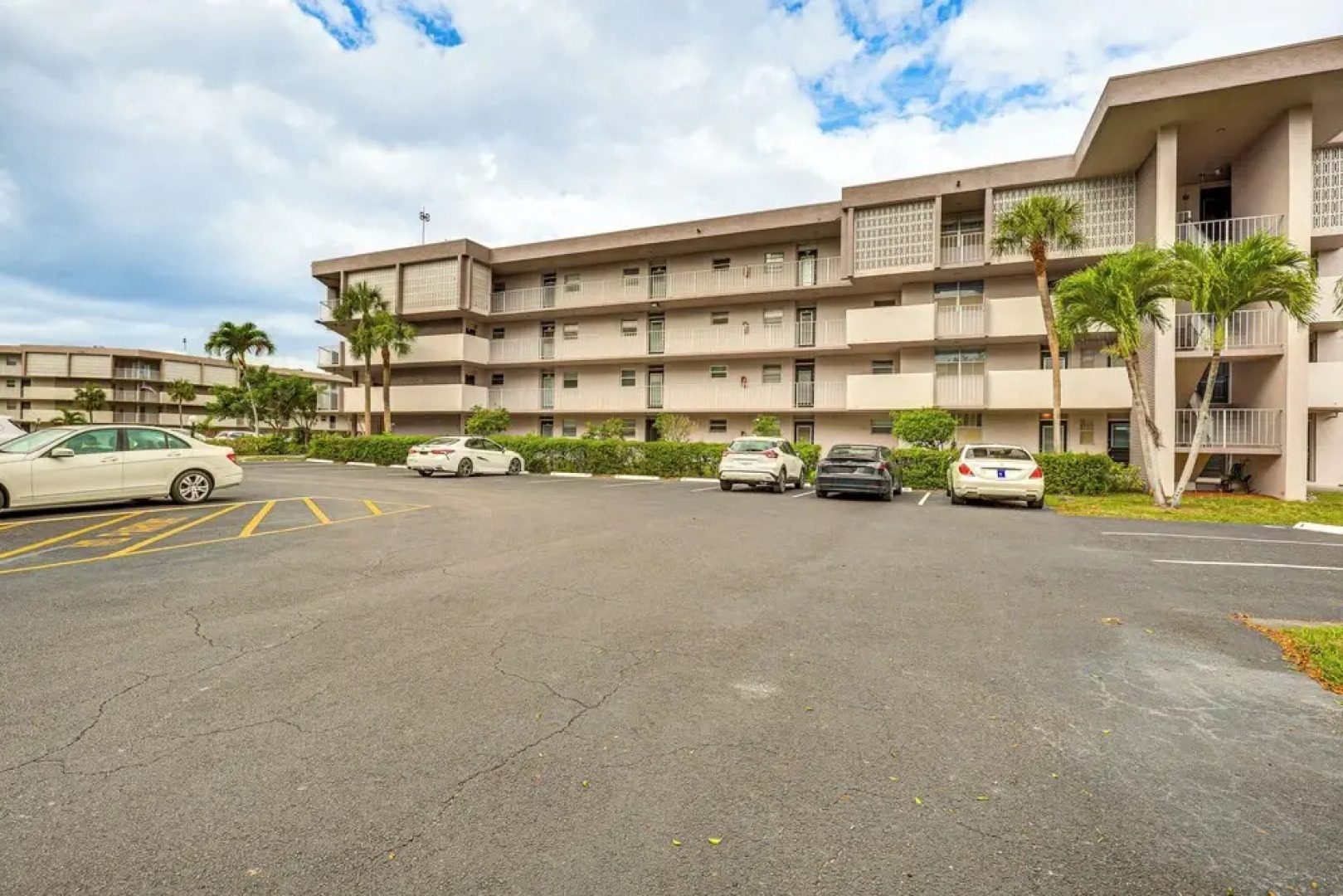 9 Mi to Pompano Beach: Condo w/ Resort Perks!