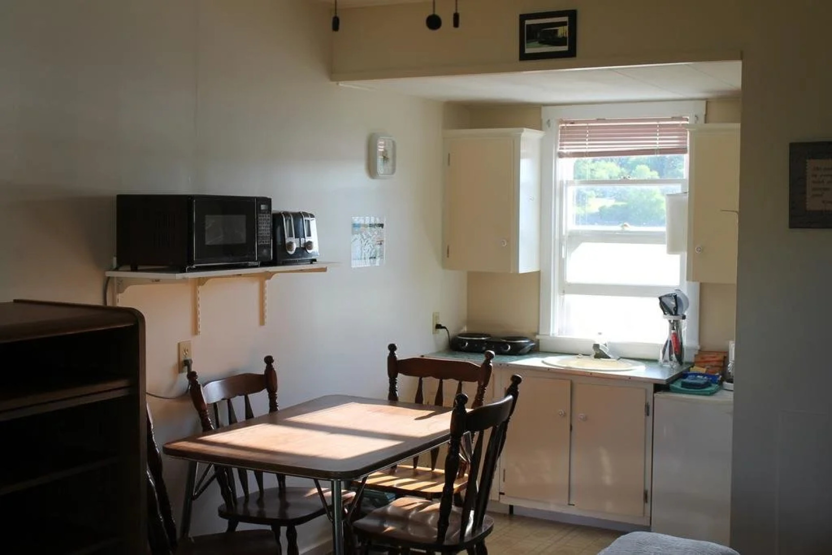 Lily Front Motel & Cottages