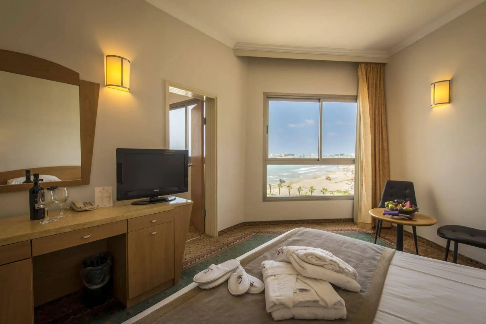 Rimonim Palm Beach Acre