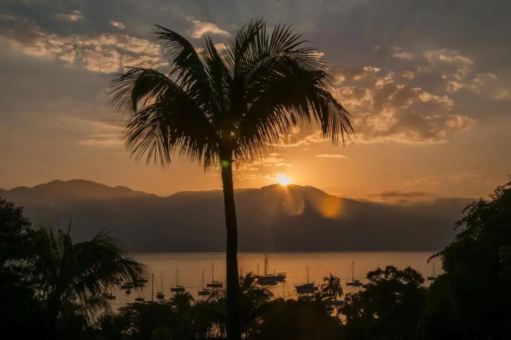 VELINN Caravela Pousada Ilhabela