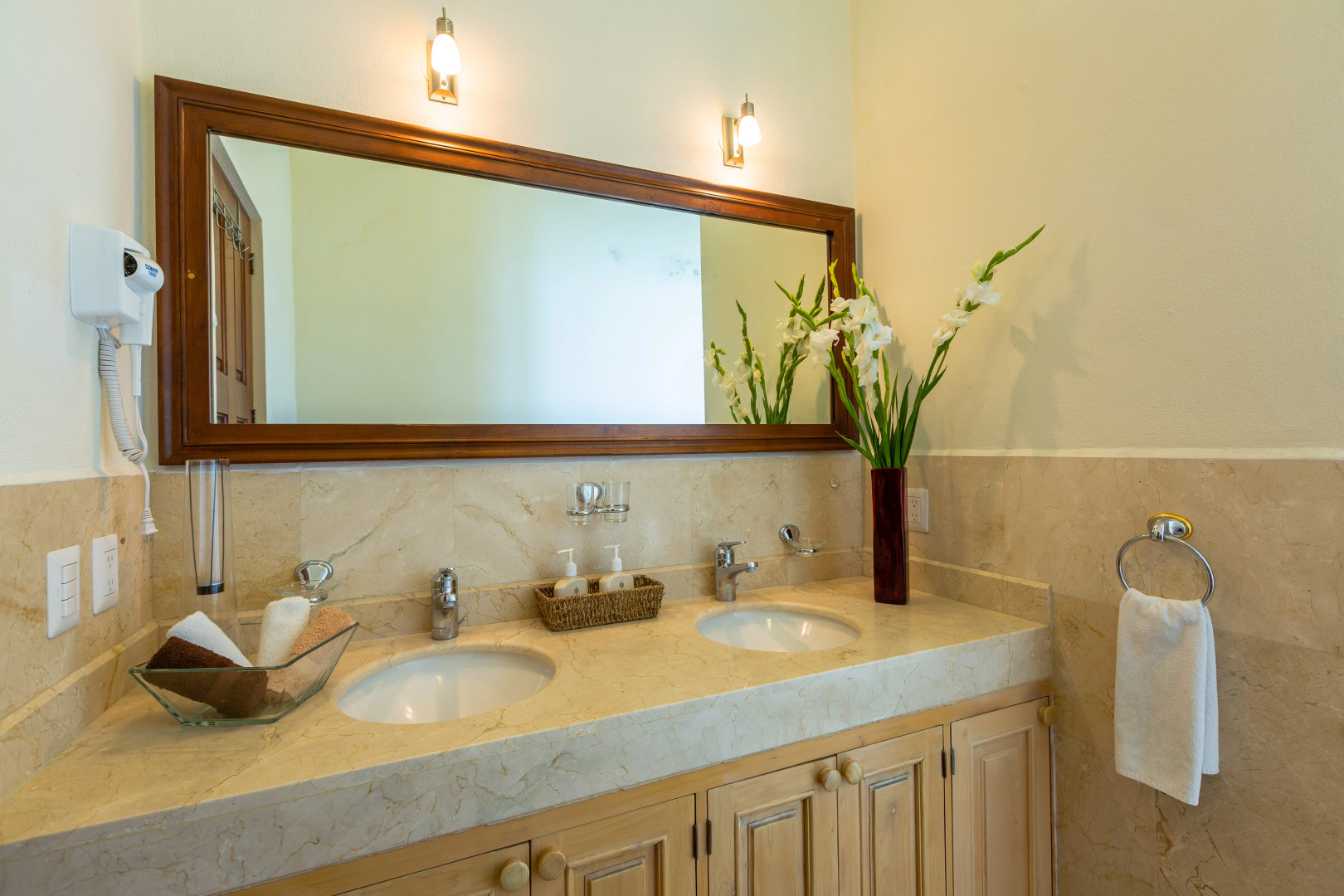 Grand Las Nubes by Inmense