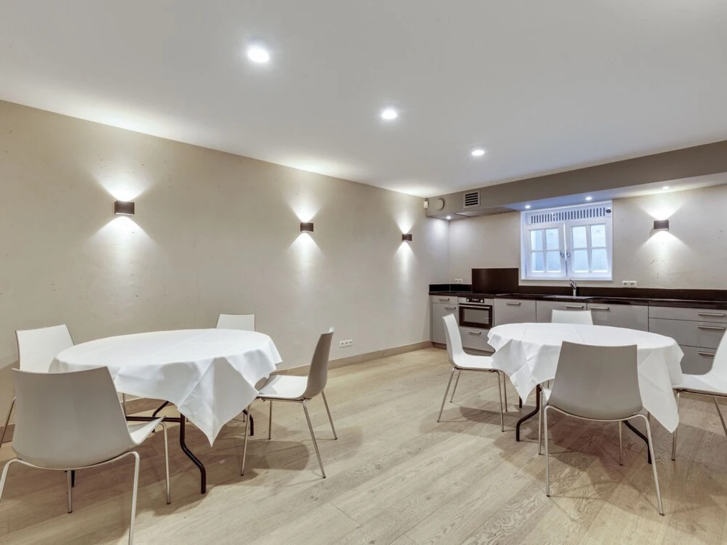 Attractively Renovated Farmhouse From Around 1700