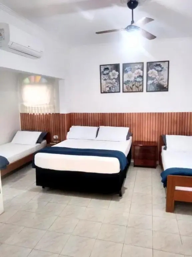 Hostel Rosa de Saron