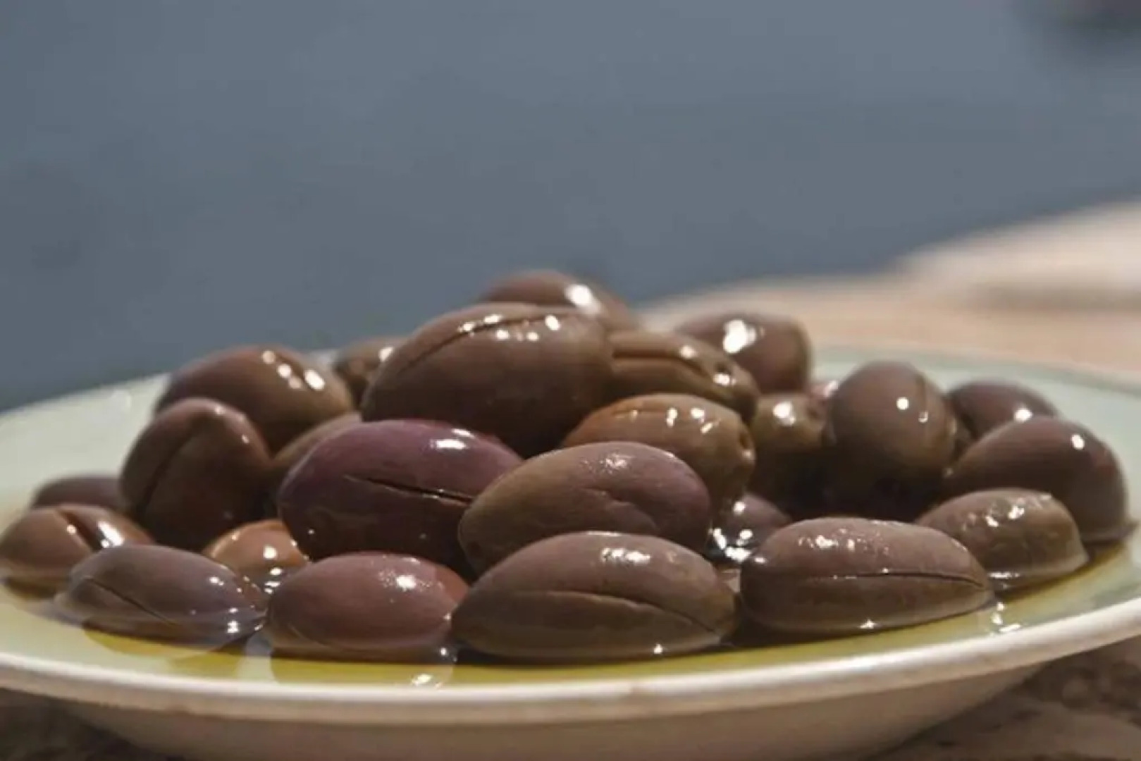 KIVERI 1876 traditional seafront cottage