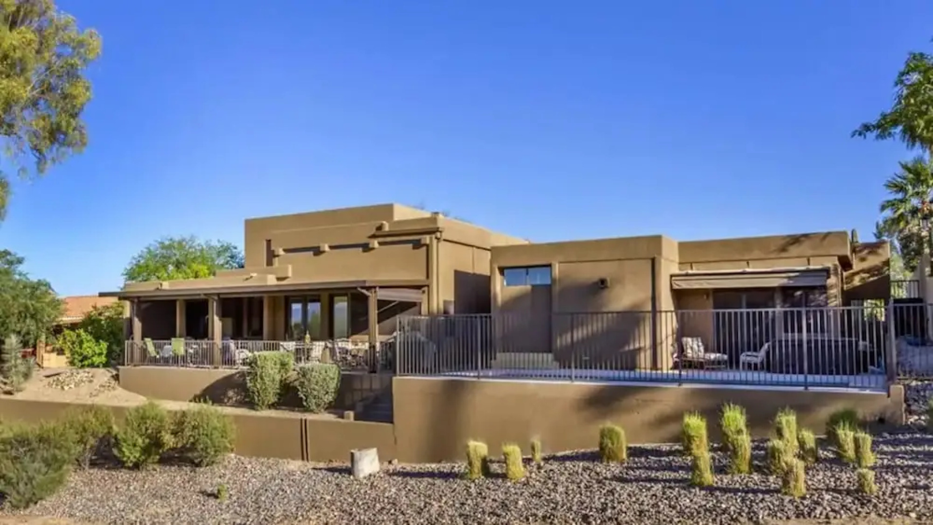 Luxe 4 Bdrm W/pool and Spa on Golf Course Lot!