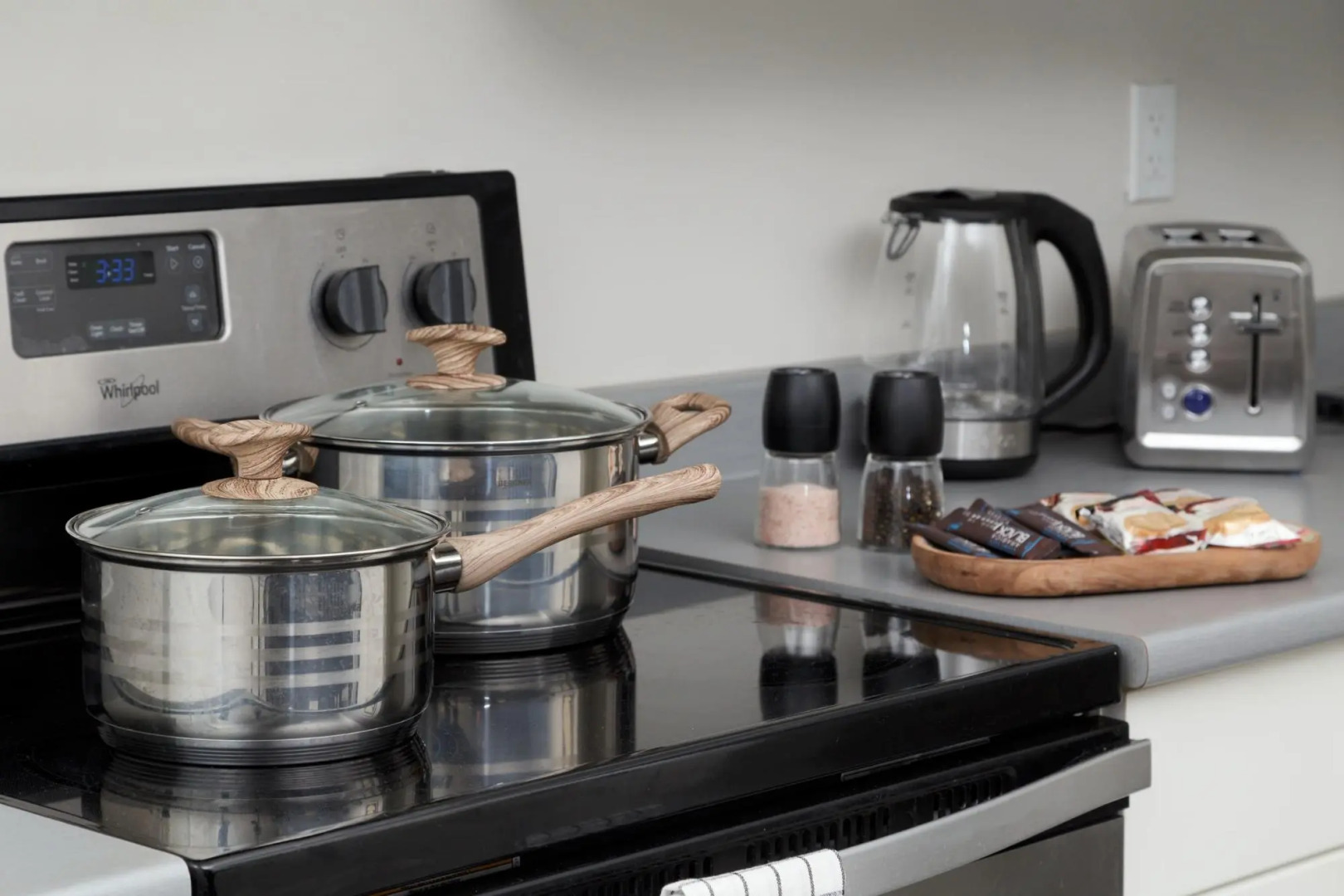 Tastefully Furnished Newly Updated 2 BD Central Lynn Valley North Vancouver