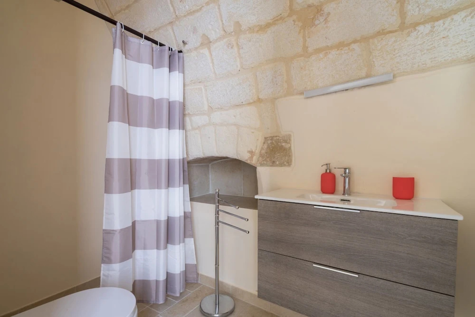 2873 Villa Pussacra by Barbarhouse