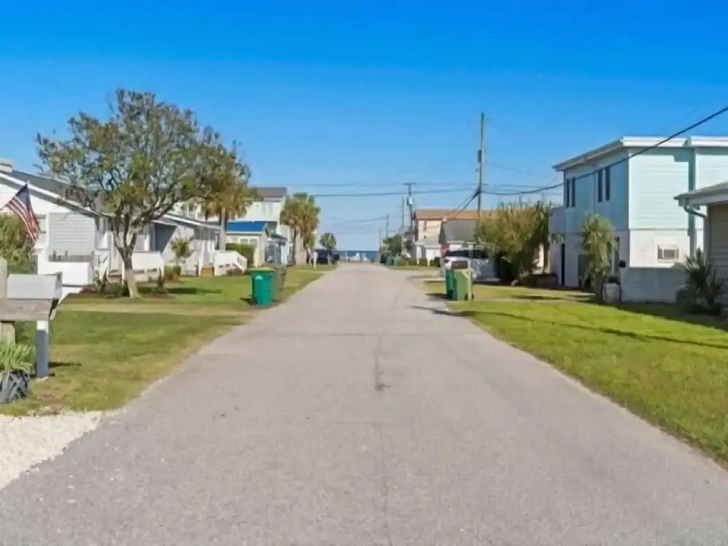 Flip Flop Paradise 2 Bedroom Cottage by RedAwning