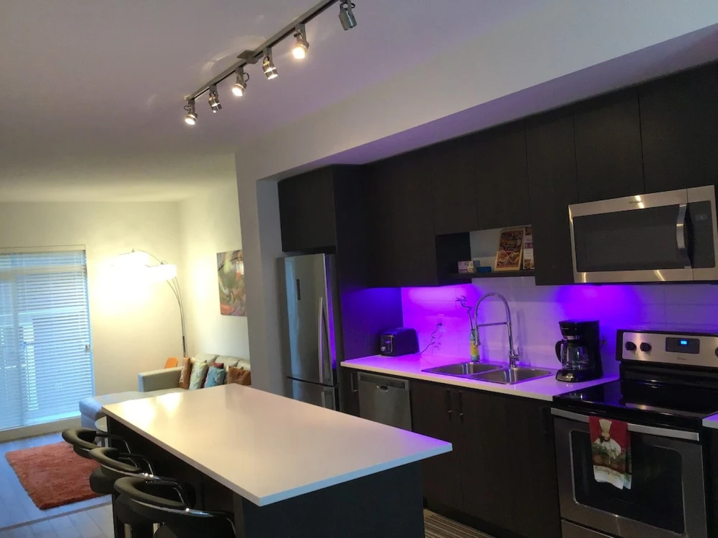 Welcome To Surrey Townhouse