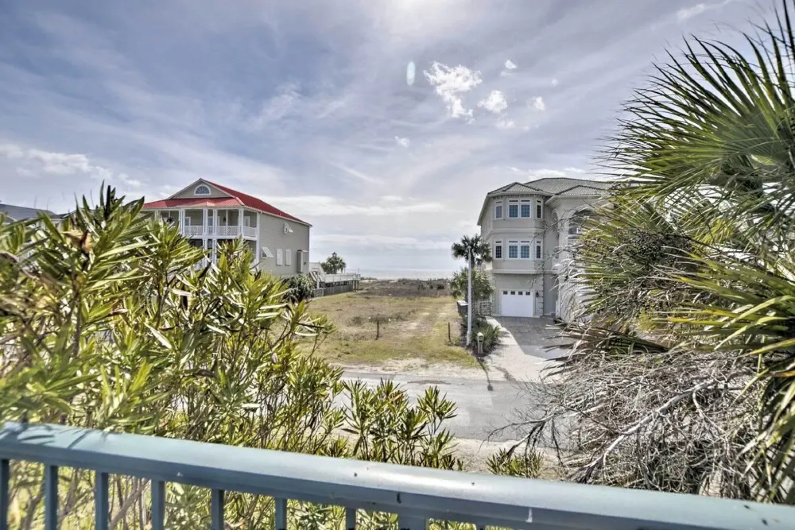 Ocean Isle Condo With Community Pool & Hot Tub!