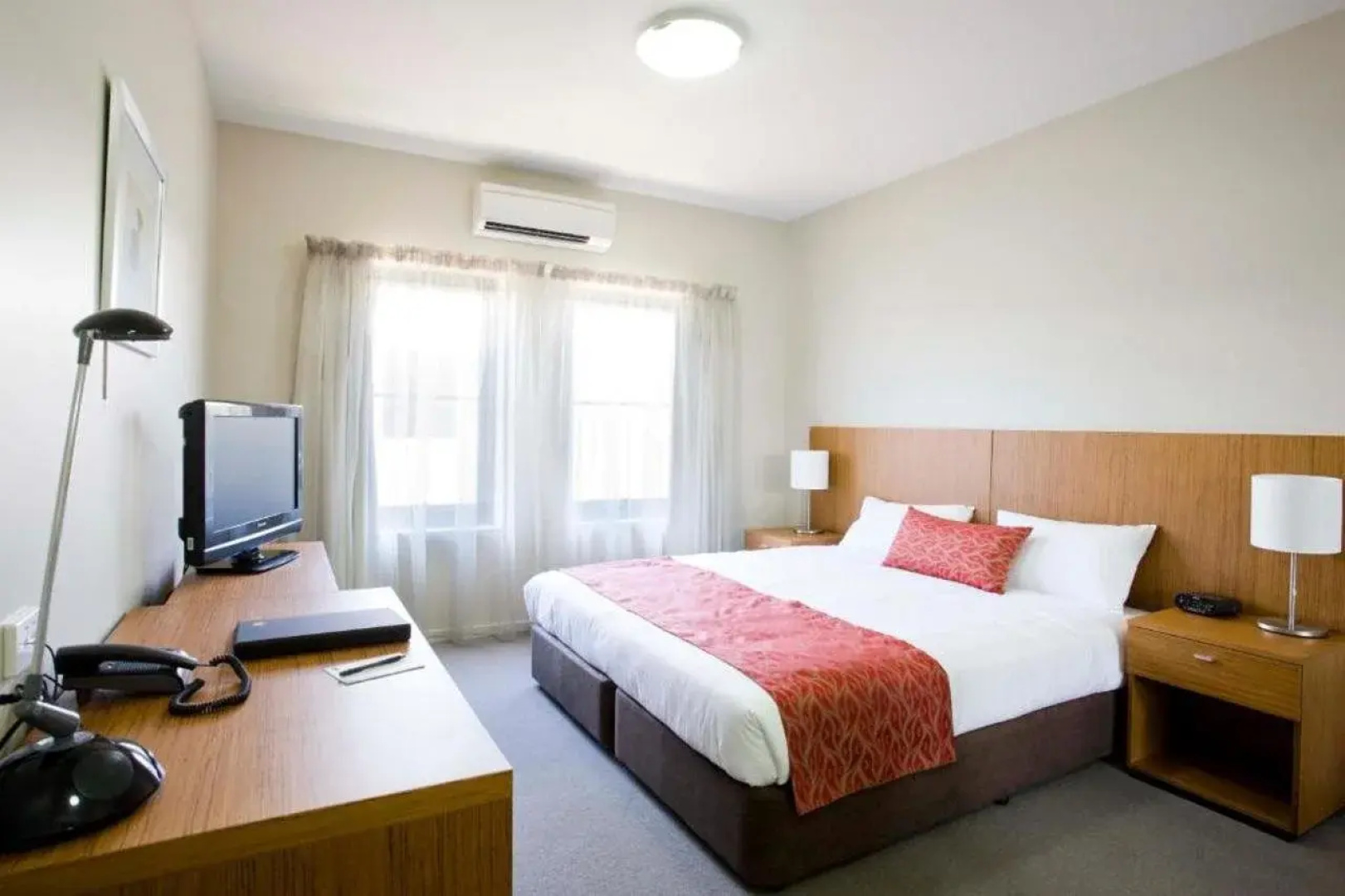Gladstone Downtown Central Apartment Hotel