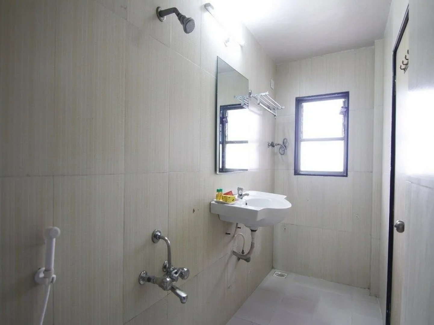 FabHotel Satish Executive Hinjewadi