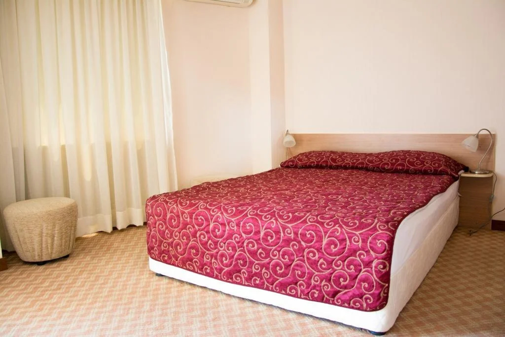 Hotel Debi
