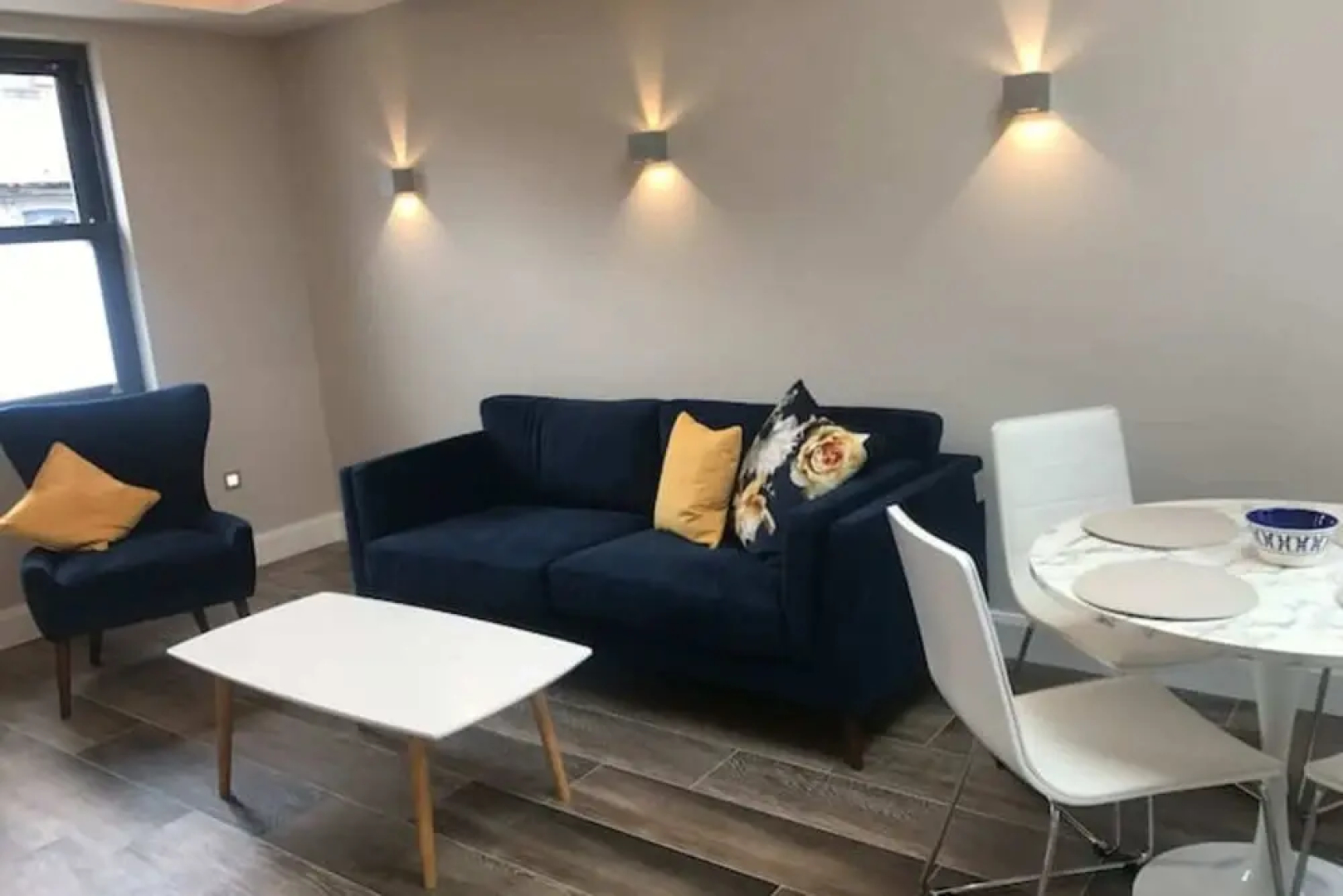 Modern 1 Bed 1 Bath in Central Dublin Location
