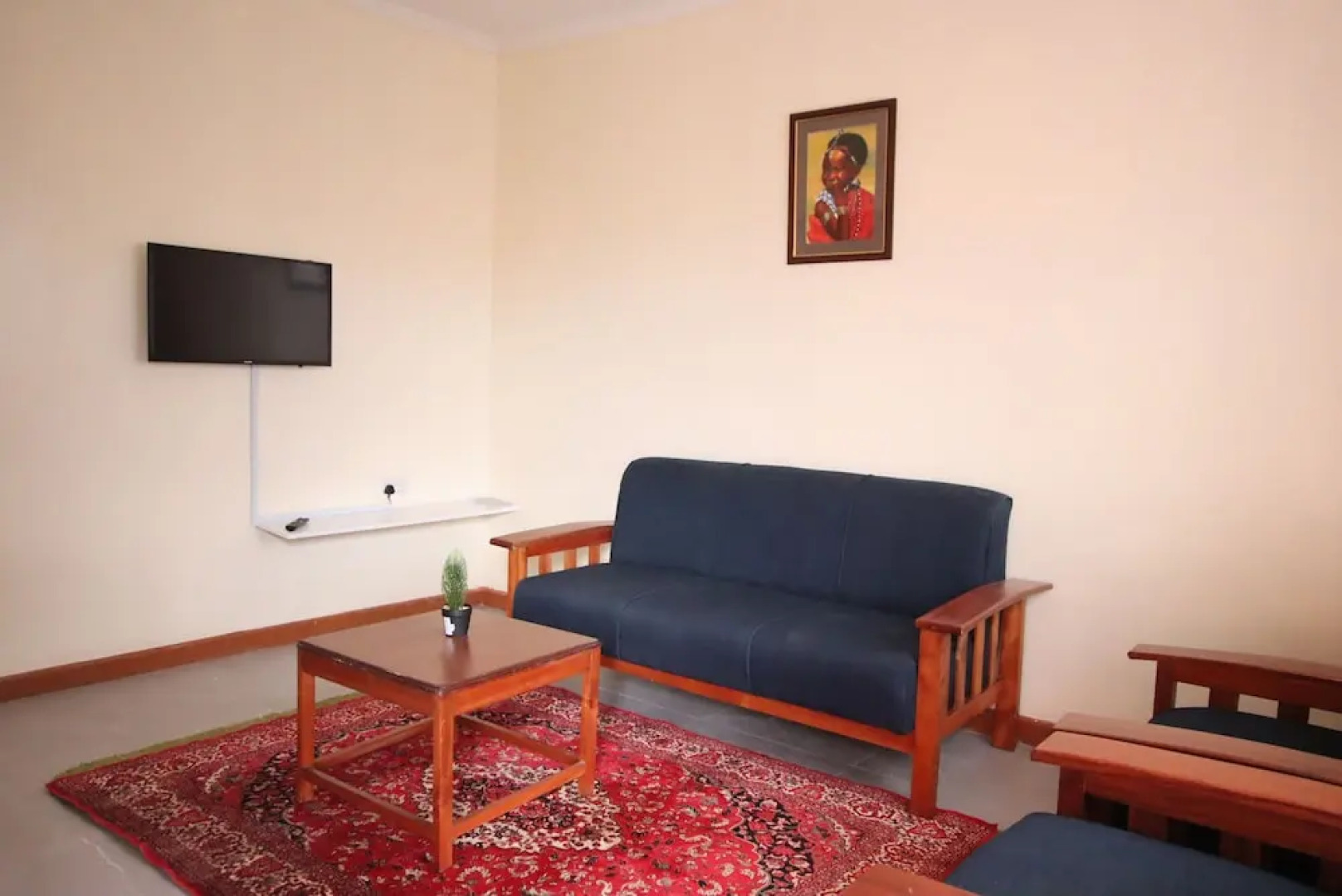 Lux Suites Ebony Mara House