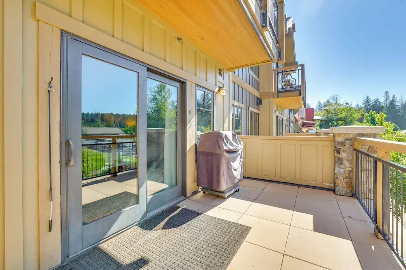 Luxury Mccall Condo 1/2 Mi to Payette Lake!