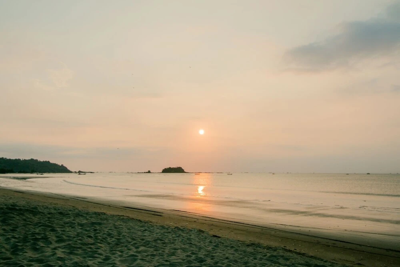 Hotel Ratu Pantai by OYO Rooms