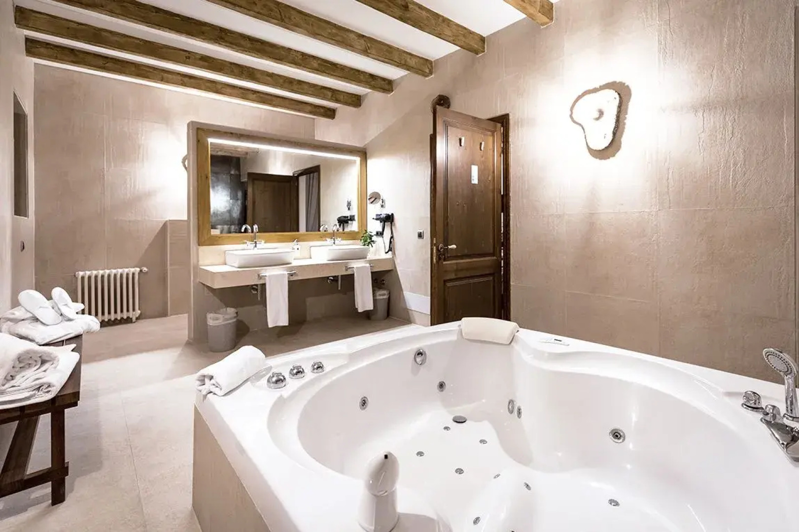 LJs Ratxo Eco Luxury Retreat