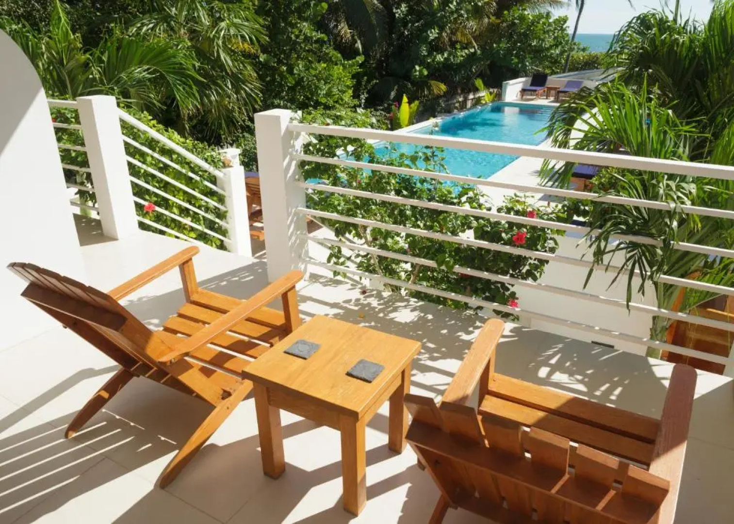 Weezie's Ocean Front Hotel and Garden Cottages