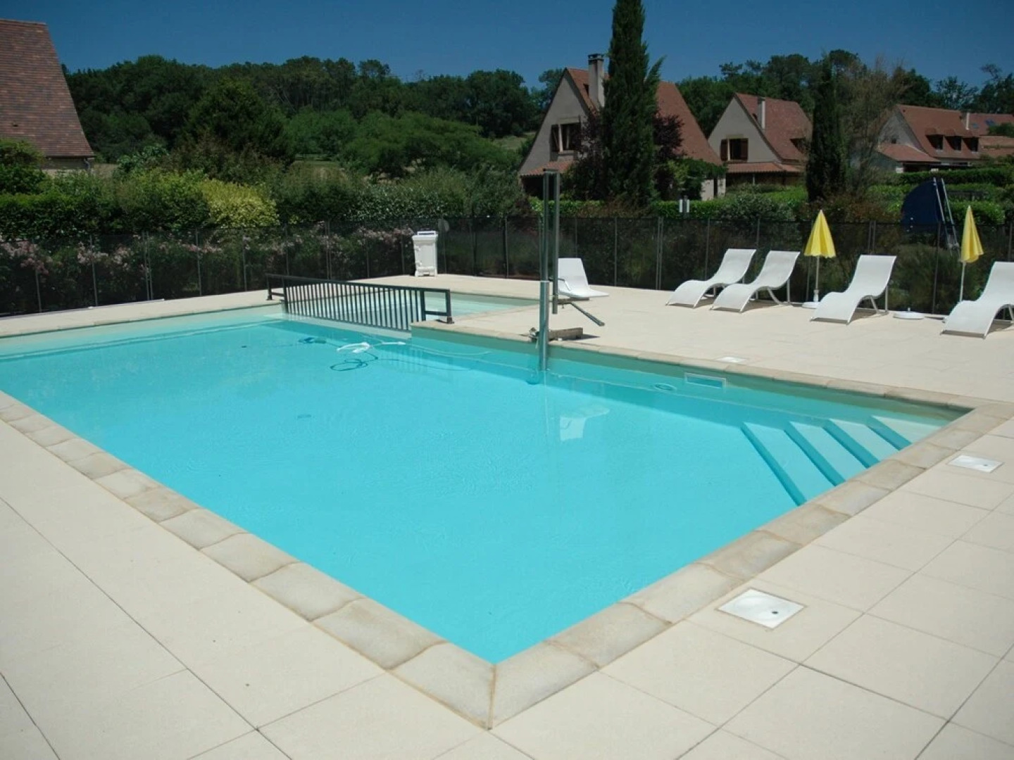 Attached House With Garden for 2 People and a Baby in a Small-scale Park