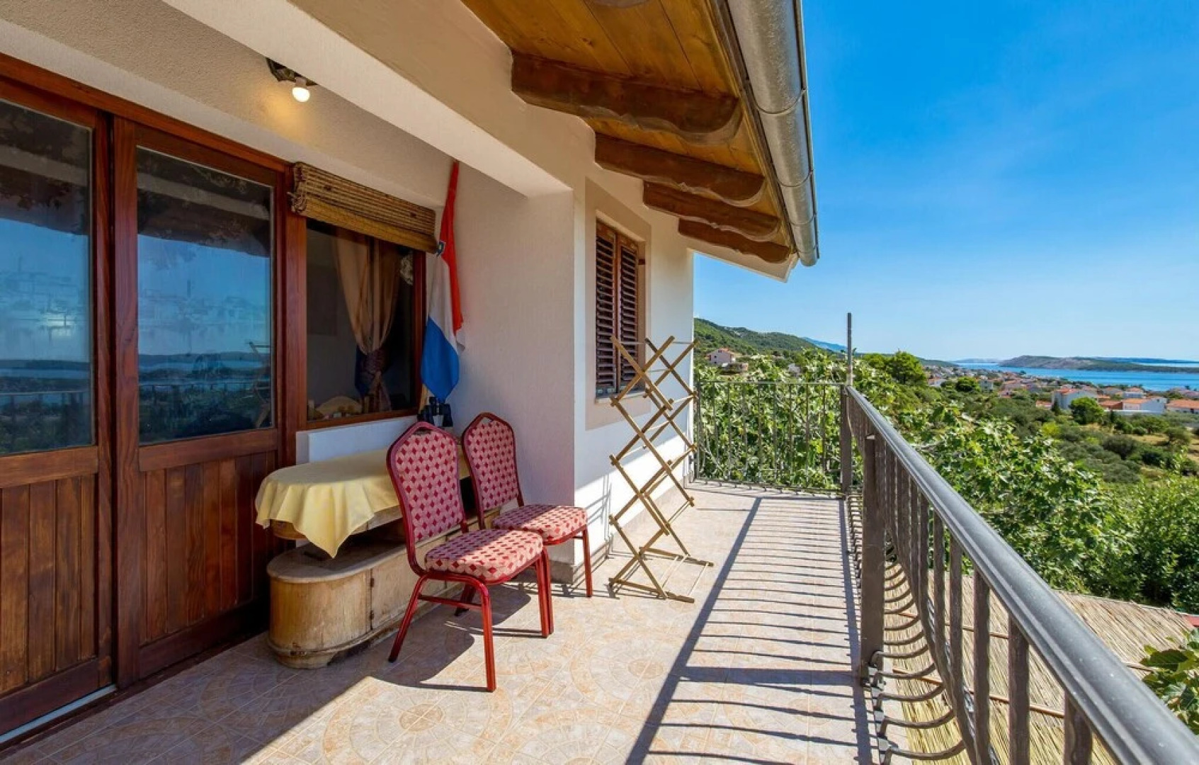 Amazing Home in Banjol With 3 Bedrooms, Outdoor Swimming Pool and Jacuzzi